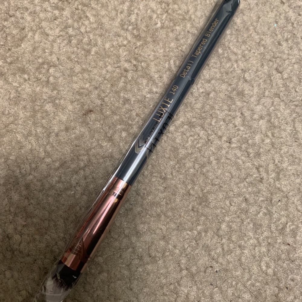 Luxie brush